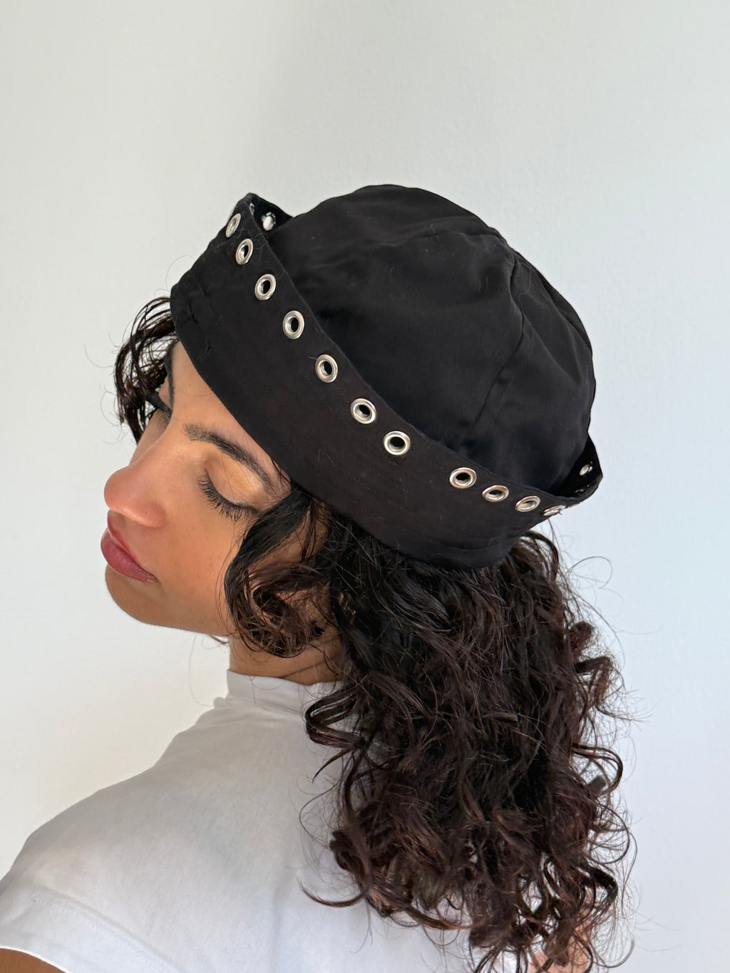 Sailor hat eyelets