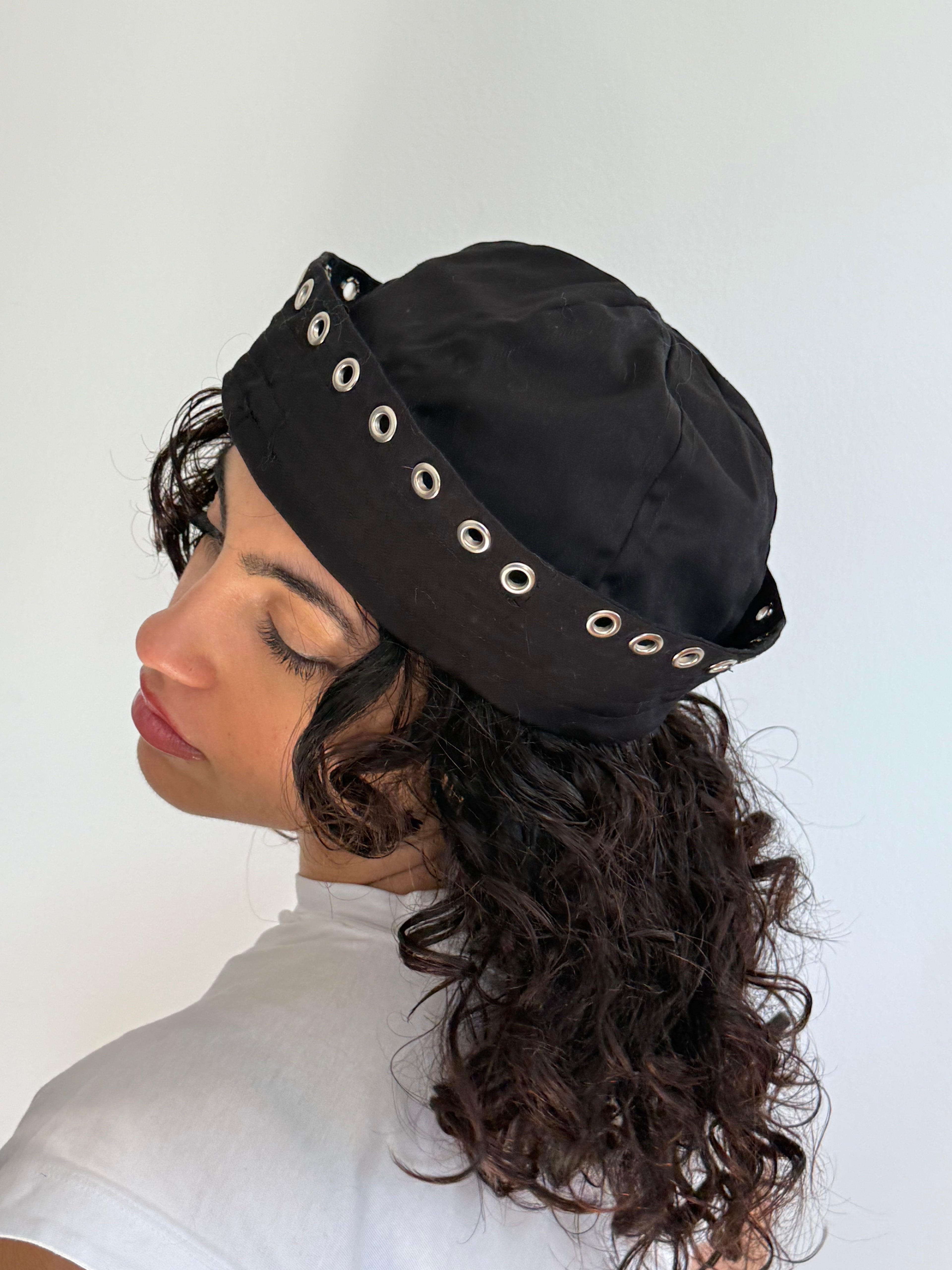Sailor hat eyelets